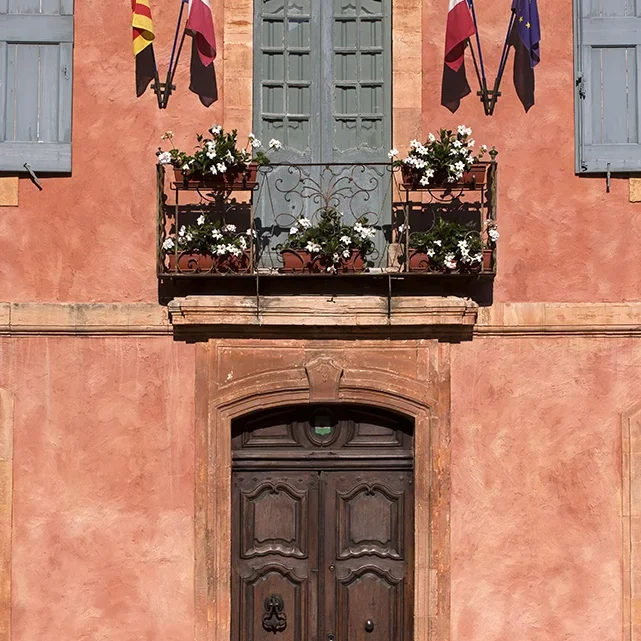 <strong>Architectures #319 - Roussillon | 84</strong> <small>© Rémy SALAÜN</small>